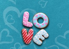 cookies love letters shape glaze heart food hd wallpaper free dơnload for desktop, cake, chocolate, cute, lovely, color, pink, red, blue, white, brown, polka dots
