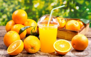 orange fruit and orange juice on wooden table, juice, juicy, morning, natural, nutrition, orange, plant, ripe, slice, Summer, sweet, tree, vitamin, wooden, yellow, garden, plant, organic, pipe, tasty